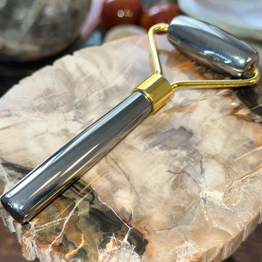 🌸SALE🌸 Terahertz Crystal Face Roller!